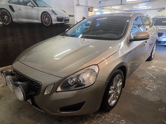 Volvo V60 5 of 17