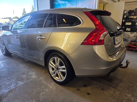 Volvo V60 10 of 17
