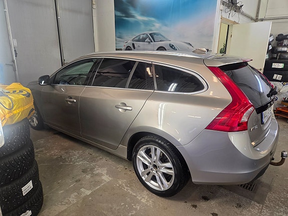 Volvo V60 7 of 17