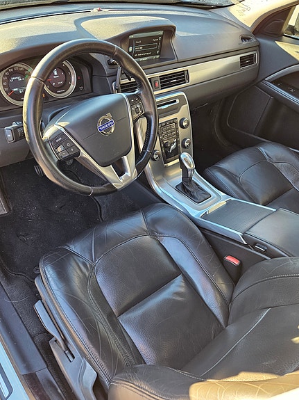 Volvo V70 5 of 7