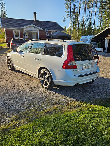Volvo V70 4 of 7