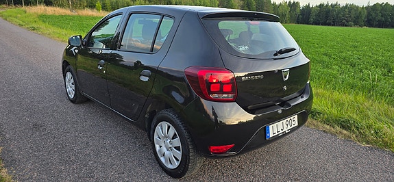 Dacia Sandero 4 of 17