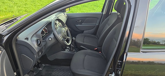 Dacia Sandero 10 of 17