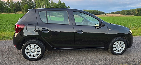 Dacia Sandero 7 of 17