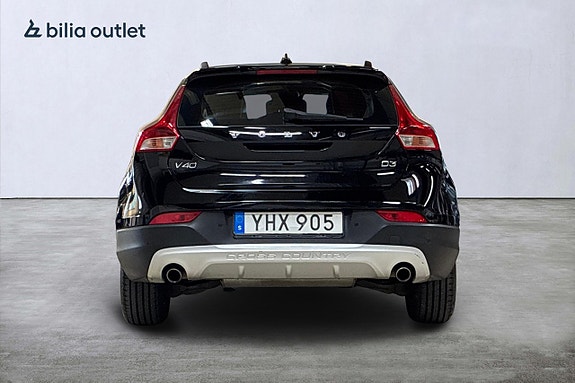 Volvo V40 Cross Country 7 of 22