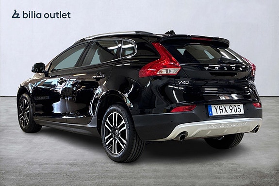 Volvo V40 Cross Country 8 of 22