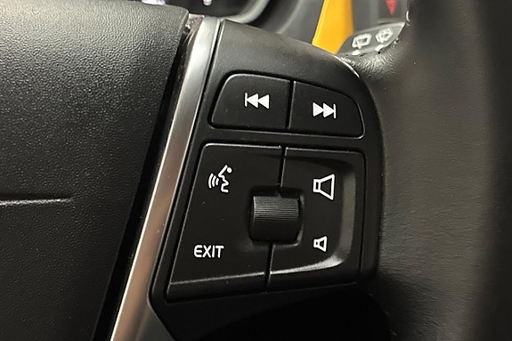 Volvo V40 Cross Country 21 of 22