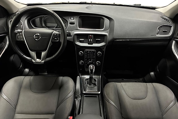 Volvo V40 Cross Country 12 of 22