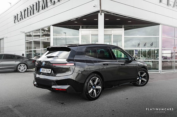 BMW iX 2 of 23