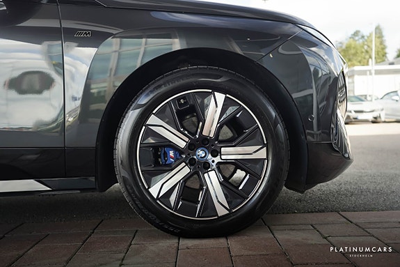 BMW iX 23 of 23