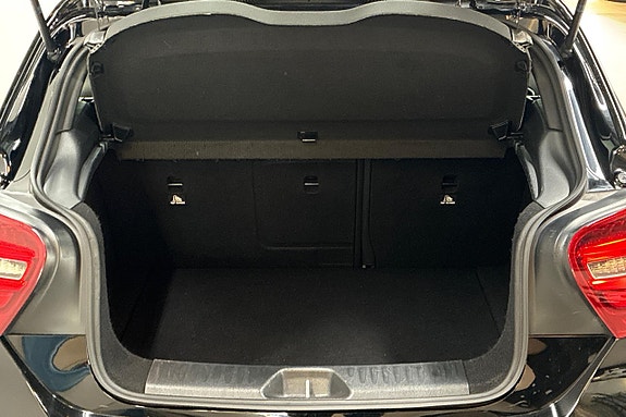 Mercedes-Benz A180 10 of 19