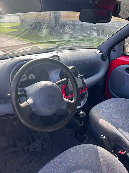 Ford Ka 2 of 4