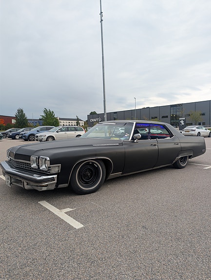 Buick Electra 225 2 of 6