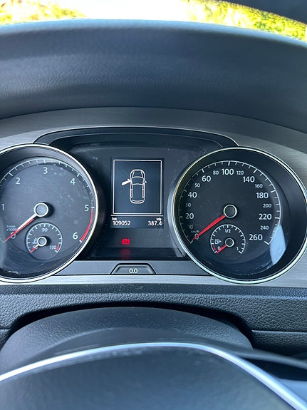 Volkswagen Golf VII 4 of 6