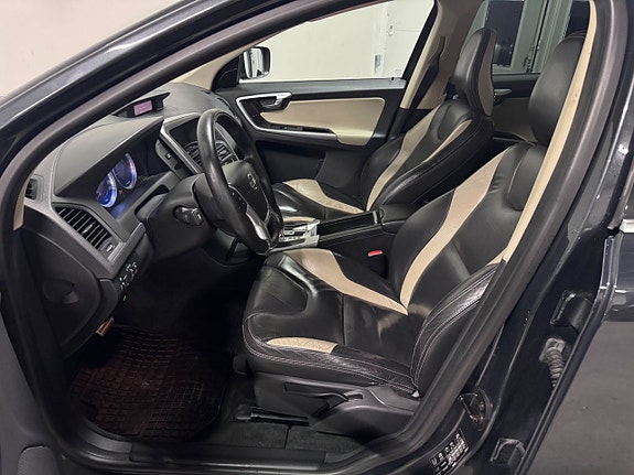 Volvo XC60 9 of 23