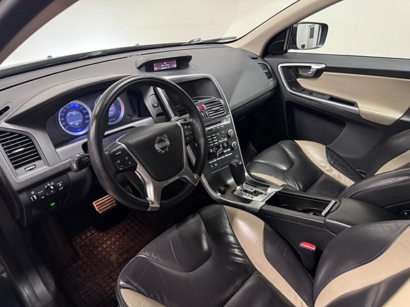 Volvo XC60 11 of 23