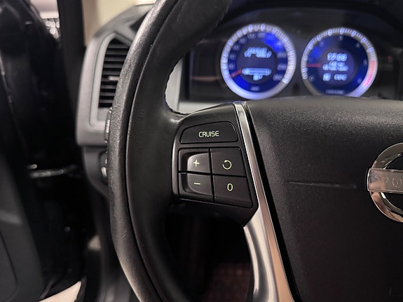 Volvo XC60 14 of 23