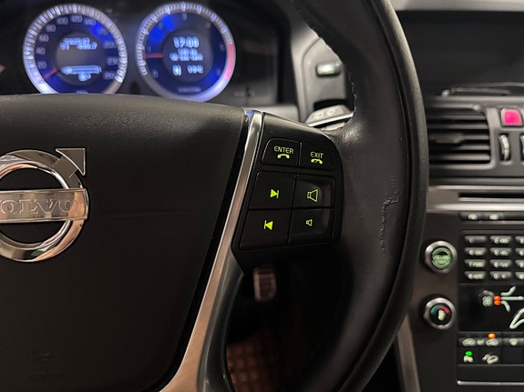 Volvo XC60 15 of 23