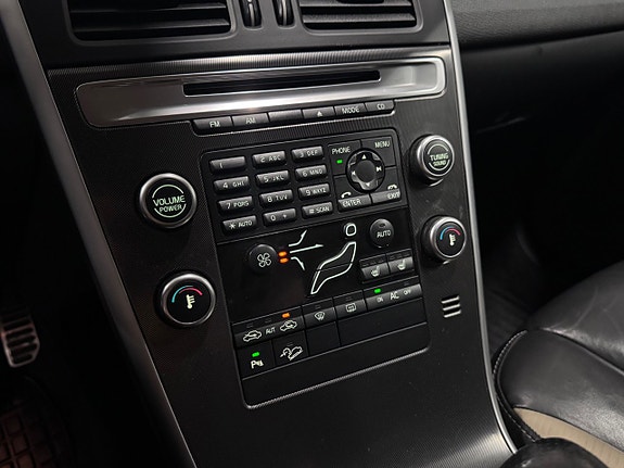 Volvo XC60 18 of 23