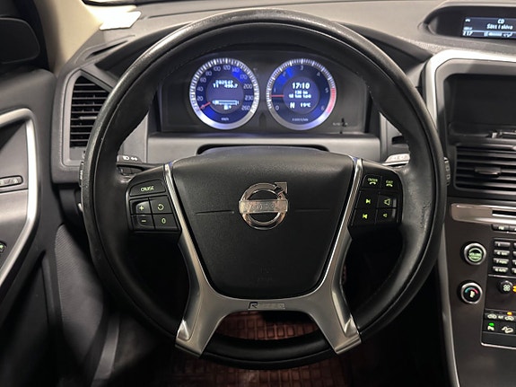 Volvo XC60 13 of 23