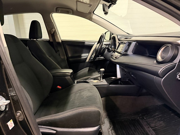 Toyota RAV4 11 of 20