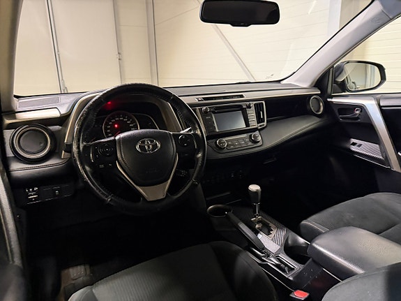 Toyota RAV4 13 of 20