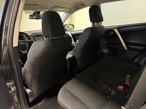 Toyota RAV4 16 of 20