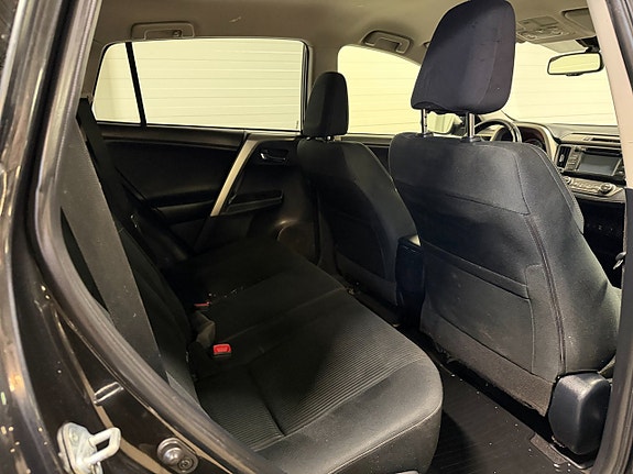 Toyota RAV4 10 of 20