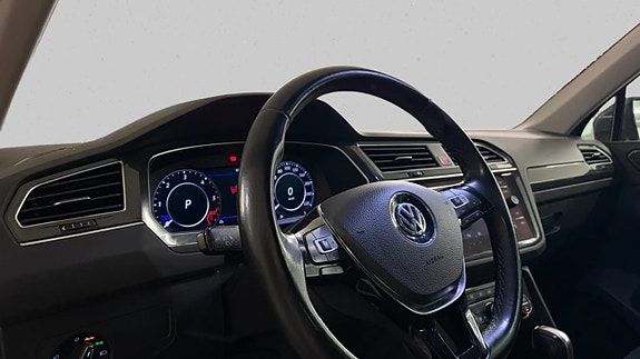 Volkswagen Tiguan 16 of 21