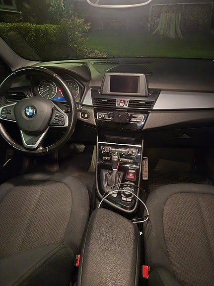 BMW 218i 8 of 8