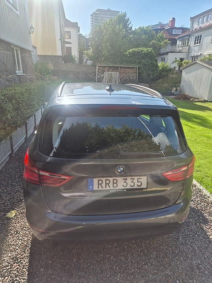 BMW 218i 2 of 8