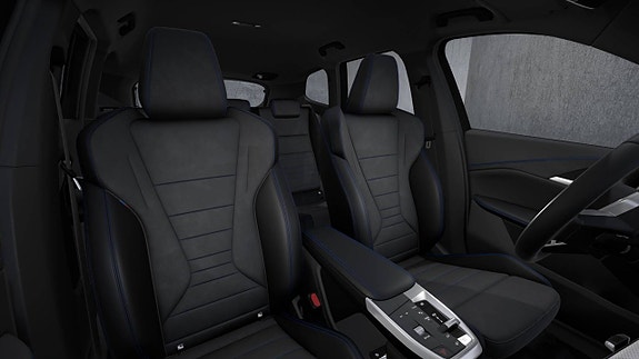 BMW iX1 7 of 11