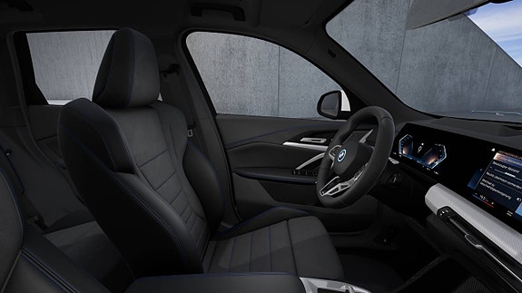 BMW iX1 6 of 11