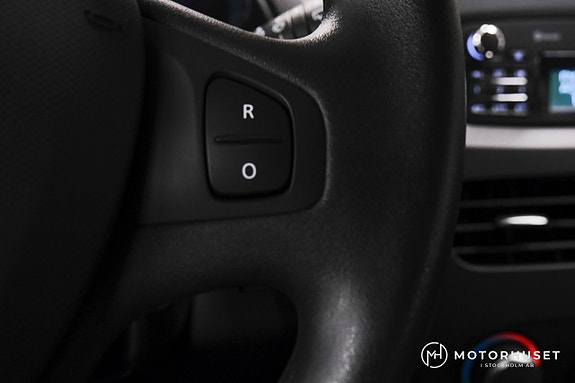 Renault Clio 14 of 15