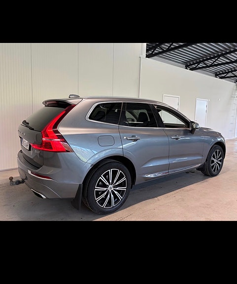 Volvo XC60 2 of 20