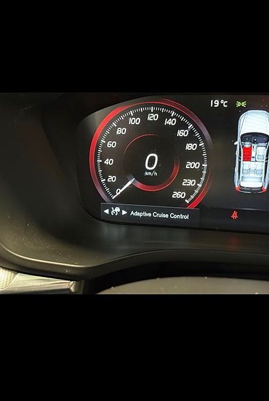 Volvo XC60 13 of 20