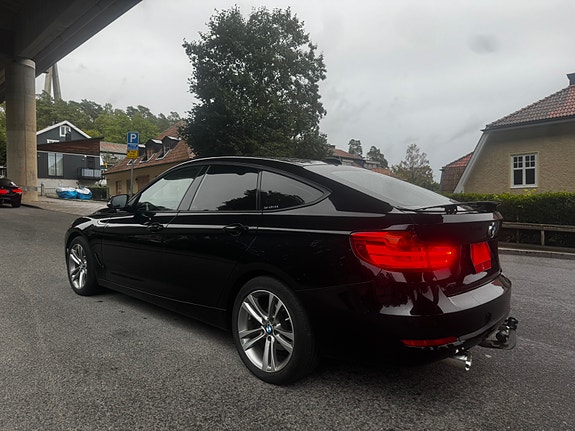 BMW 320d 8 of 11