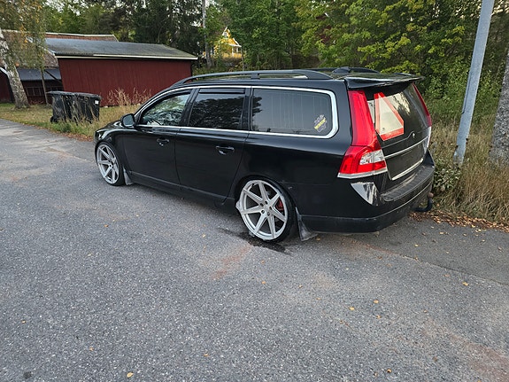 Volvo V70 4 of 5