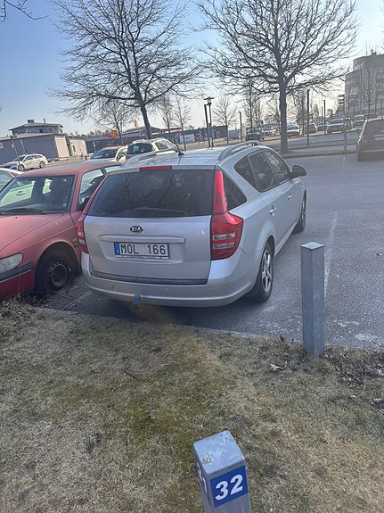 Kia Ceed 2 of 3