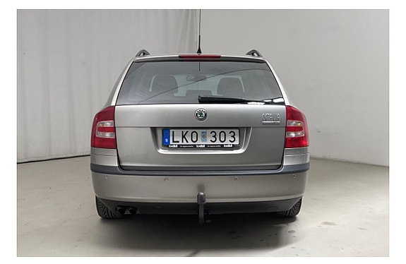 Skoda Octavia 2 of 8