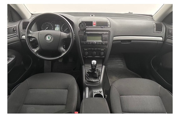 Skoda Octavia 5 of 8