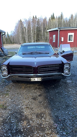 Pontiac Bonneville 4 of 8