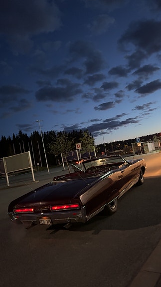 Pontiac Bonneville 2 of 8