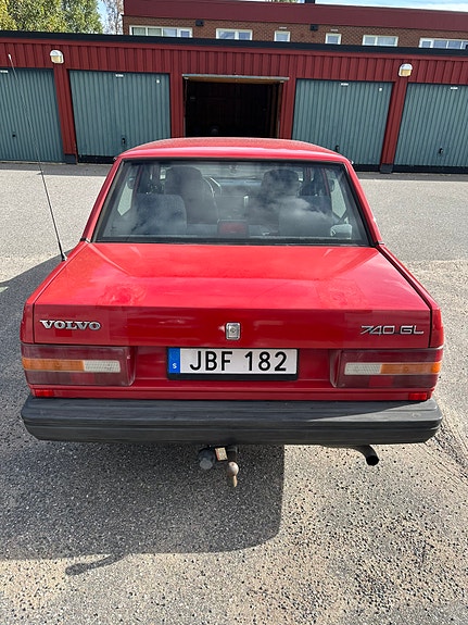 Volvo 740 4 of 10