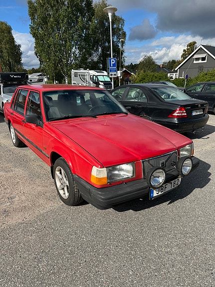 Volvo 740 2 of 10