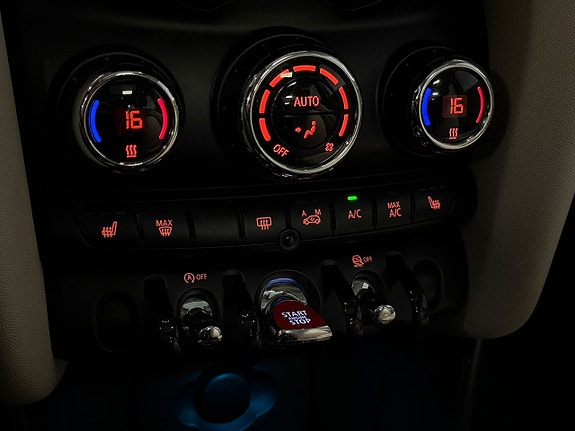 MINI Cooper 12 of 22