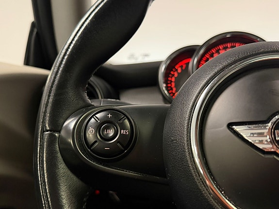 MINI Cooper 11 of 22