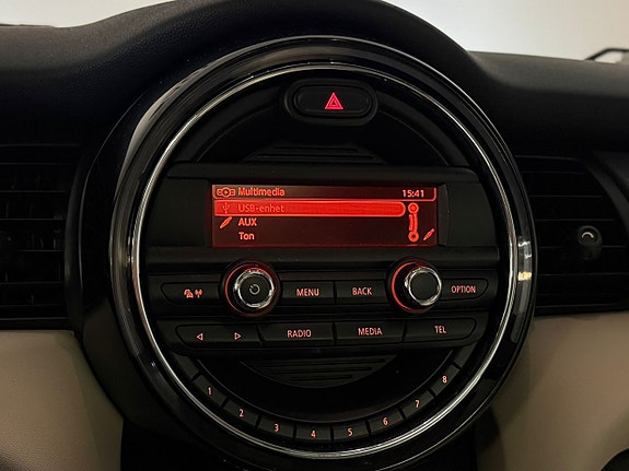 MINI Cooper 19 of 22