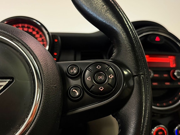 MINI Cooper 10 of 22