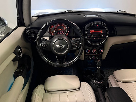 MINI Cooper 13 of 22